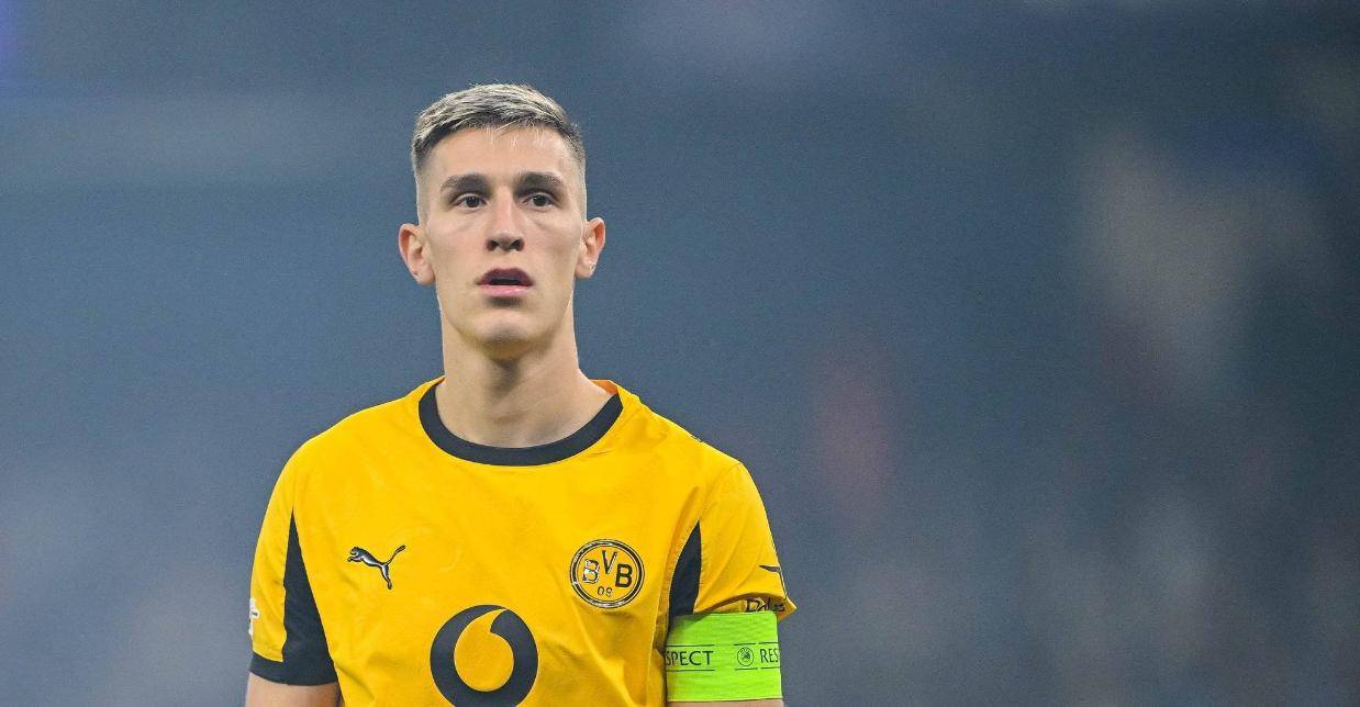 曼联夏窗卖人加节省工资有望获2亿!可增加引援,考虑签多特铁卫